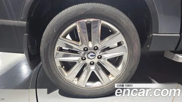 KGM Rexton 2019 thumb 8
