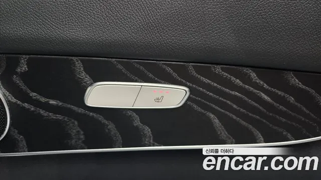 Mercedes-Benz GLC 2019 thumb 6