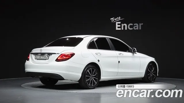 Mercedes-Benz C-Class 2019 thumb 12