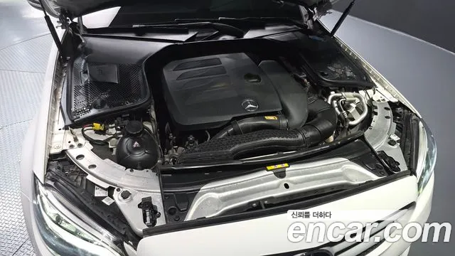 Mercedes-Benz C-Class 2019 thumb 6