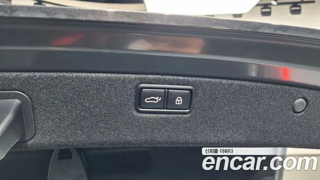 Genesis G80 2017 thumb 3