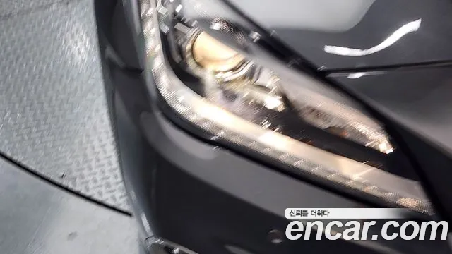 Genesis G80 2017 thumb 5