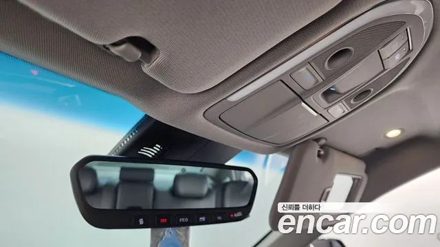 Genesis G80 2017 thumb 10