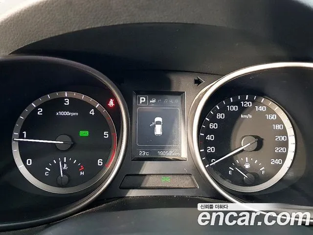Hyundai Santafe 2015 thumb 7