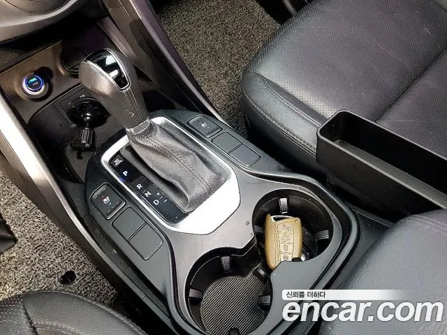 Hyundai Santafe 2015 thumb 4