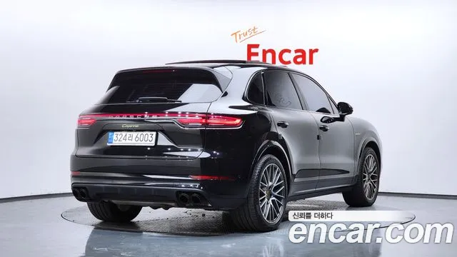 Porsche Cayenne 2023 thumb 10
