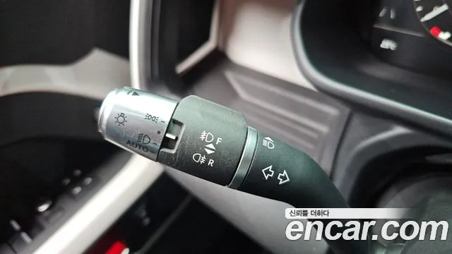 Land Rover Defender 2020 thumb 6