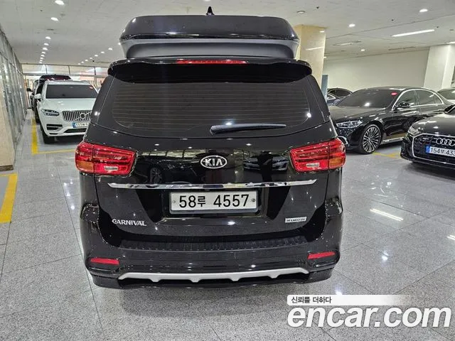 Kia Carnival 2018 thumb 7