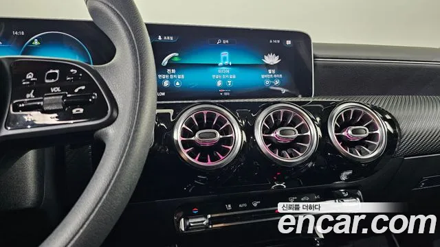 Mercedes-Benz A-Class 2020 thumb 10