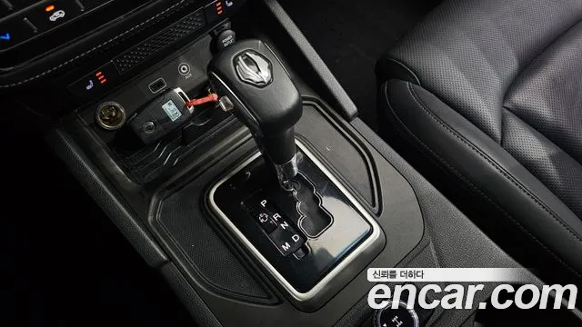 KGM Rexton 2019 thumb 5