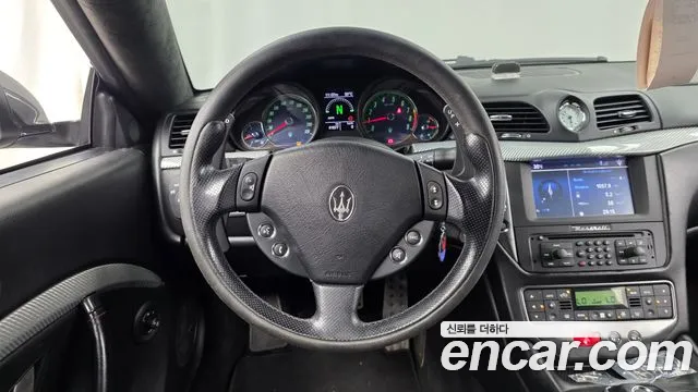Maserati GranTurismo 2009 thumb 11