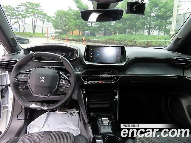 Peugeot e-2008 2023 thumb 7