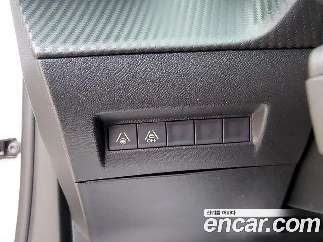 Peugeot e-2008 2023 thumb 12
