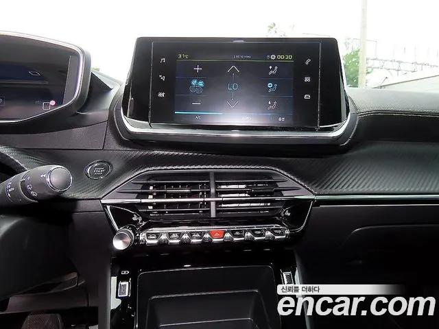 Peugeot e-2008 2023 thumb 8