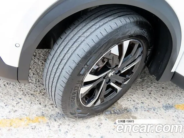 Peugeot e-2008 2023 thumb 4