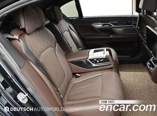 BMW 7 серии 2018 thumb 3