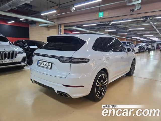 Porsche Cayenne 2021 thumb 10