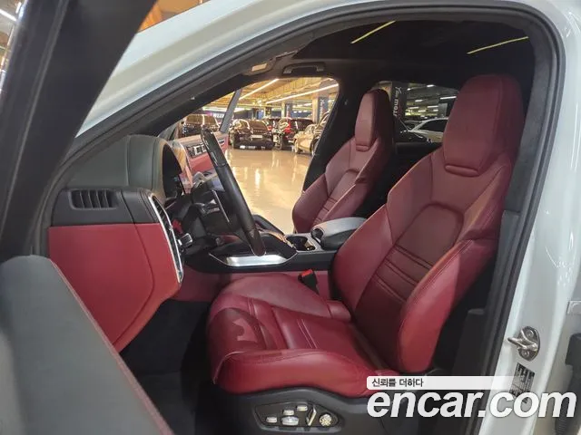 Porsche Cayenne 2021 thumb 5