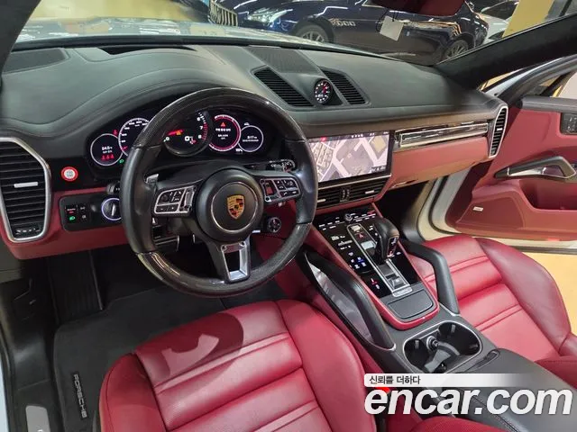 Porsche Cayenne 2021 thumb 4