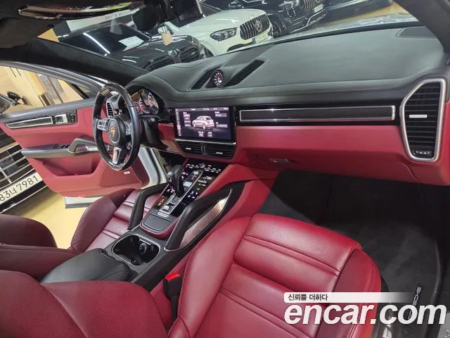 Porsche Cayenne 2021 thumb 9