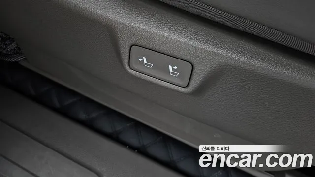 Kia Carnival 2024 thumb 5