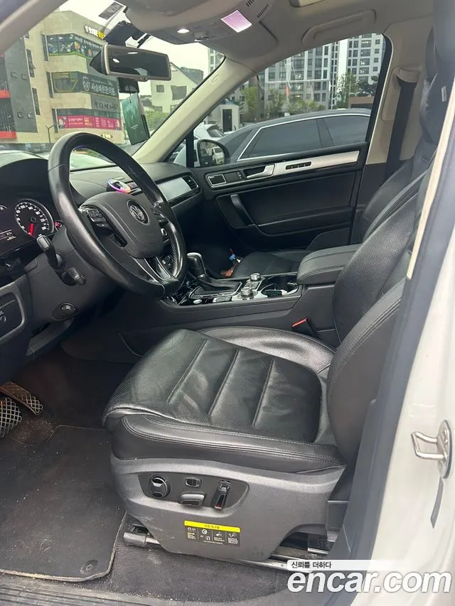 Volkswagen Touareg 2015 thumb 4