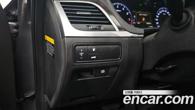 Hyundai Genesis 2015 thumb 2