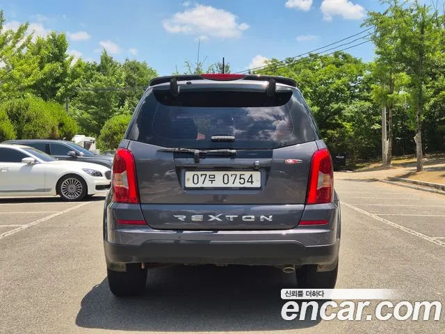 KGM Rexton 2015 thumb 12