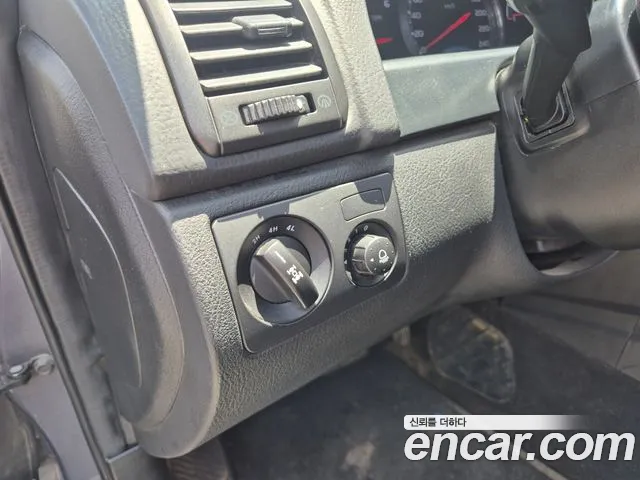 KGM Rexton 2015 thumb 11