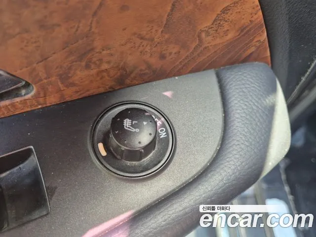 KGM Rexton 2015 thumb 4