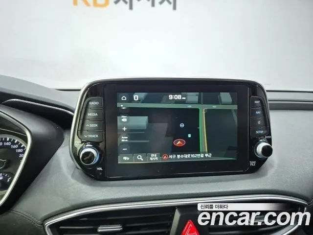 Hyundai Santa Fe 2018 thumb 9
