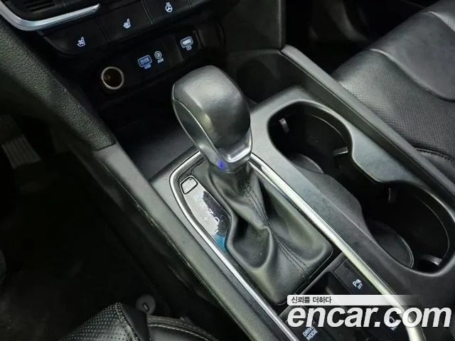Hyundai Santa Fe 2018 thumb 8