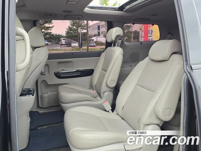Kia Carnival 2018 thumb 6