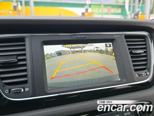 Kia Carnival 2018 thumb 12