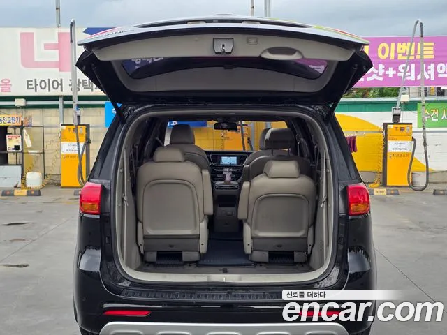 Kia Carnival 2018 thumb 11