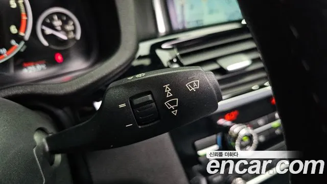 BMW X4 2014 thumb 9