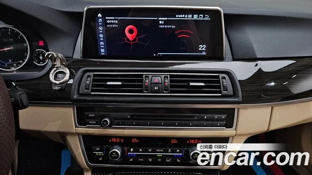 BMW 5 серии 2015 thumb 9