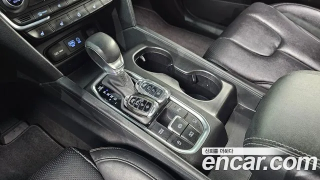 Hyundai Santa Fe 2018 thumb 5