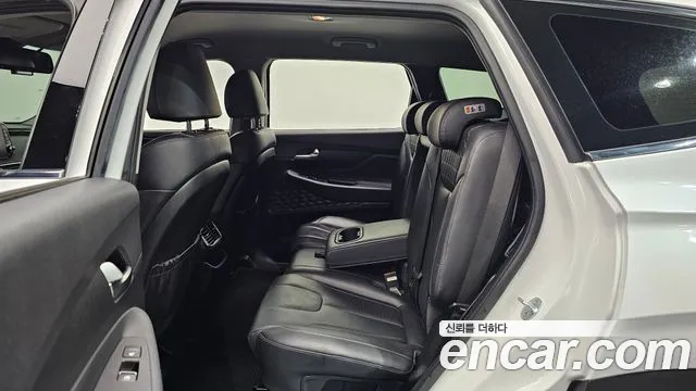 Hyundai Santa Fe 2018 thumb 2
