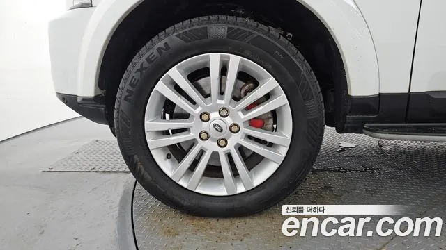Land Rover Discovery 2014 thumb 6