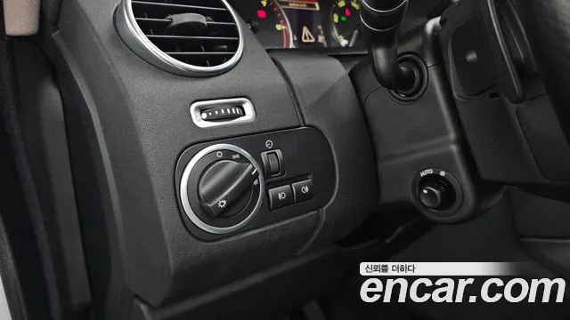 Land Rover Discovery 2014 thumb 9