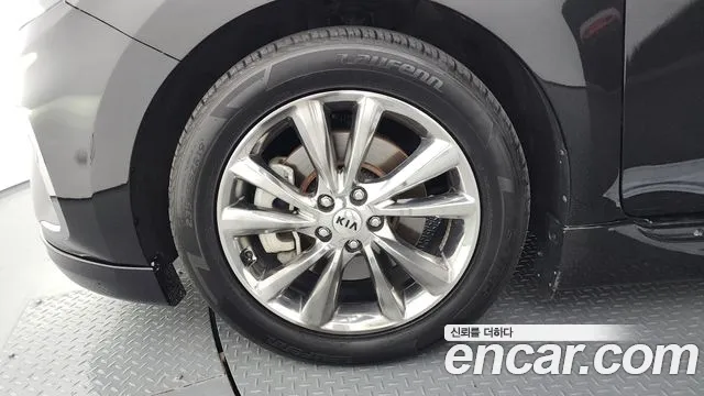 Kia Carnival 2020 thumb 4