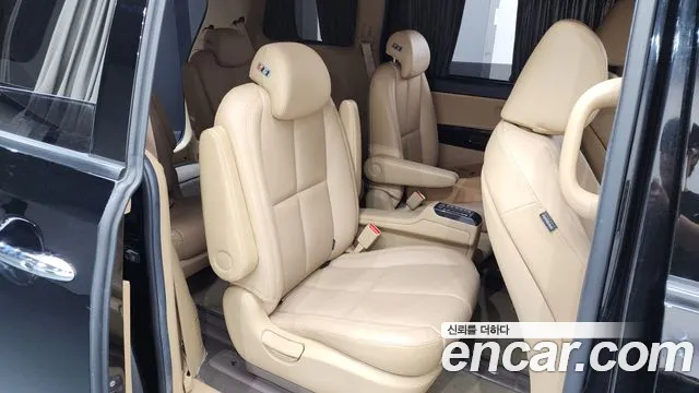 Kia Carnival 2020 thumb 6