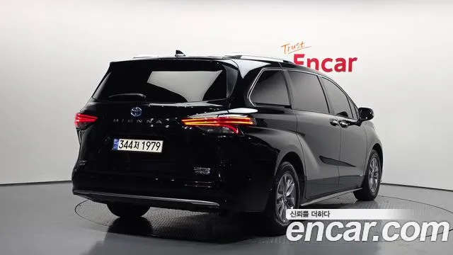 Toyota Sienna 2021 thumb 7