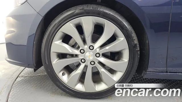 Chevrolet Malibu 2017 thumb 3