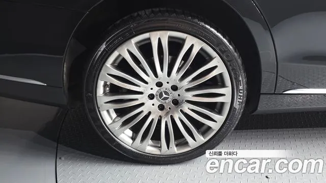 Mercedes-Benz S-Class 2019 thumb 6