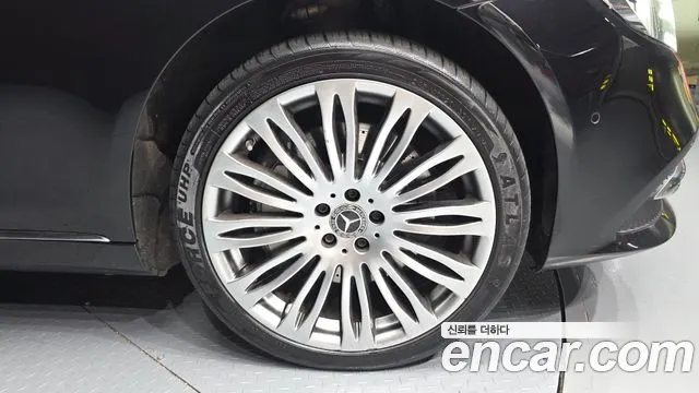 Mercedes-Benz S-Class 2019 thumb 4