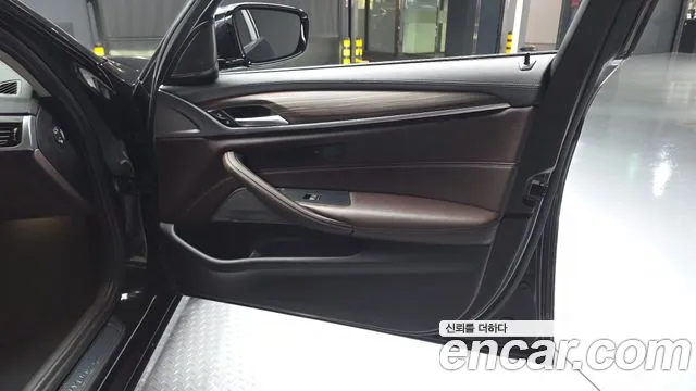 BMW 5 серии 2022 thumb 12