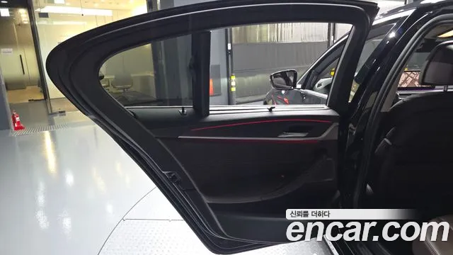 BMW 5 серии 2022 thumb 9
