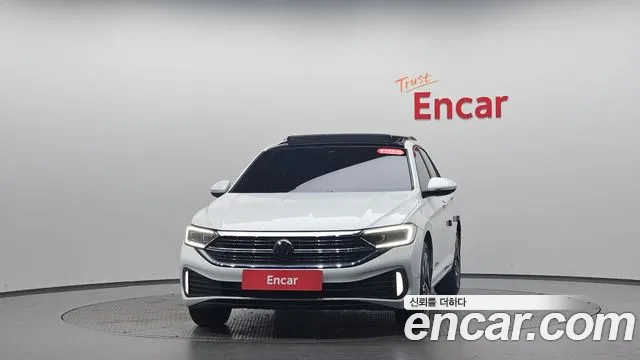Volkswagen Jetta 2024 thumb 2
